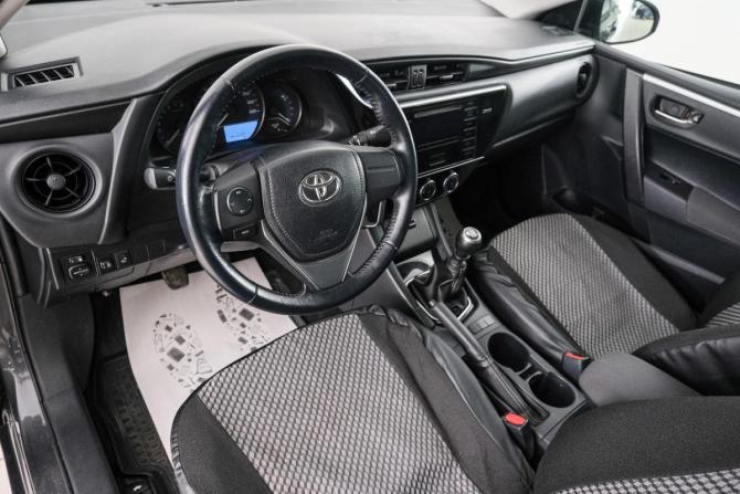 Toyota Corolla XI (E160 E170 E180) Рестайлинг 1 с пробегом 2017 года, цена 1 549 000 рублей, 104000 км, седан, Автокод Объявления