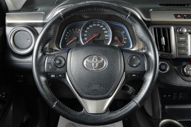 Toyota RAV4 IV (XA40) с пробегом 2013 года, цена 1 899 000 рублей, 180645 км, внедорожник, Автокод Объявления