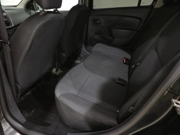Renault Logan II с пробегом 2015 года, цена 715 000 рублей, 133191 км, седан, Автокод Объявления