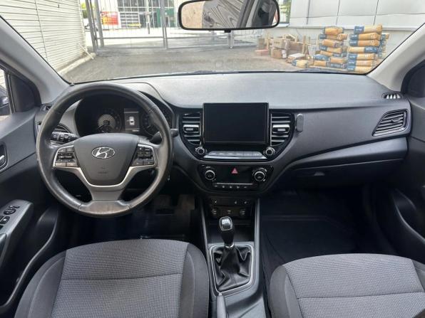 Hyundai Solaris II Рестайлинг с пробегом 2021 года, цена 1 350 000 рублей, 105556 км, седан, Автокод Объявления