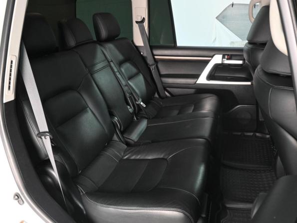 Toyota Land Cruiser 200 Series Рестайлинг 2 с пробегом 2019 года, цена 7 799 000 рублей, 157312 км, внедорожник, Автокод Объявления