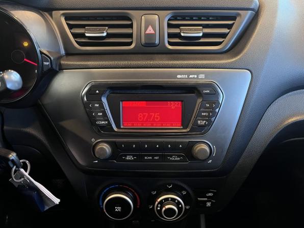 Kia Rio III с пробегом 2013 года, цена 735 000 рублей, 276399 км, седан, Автокод Объявления