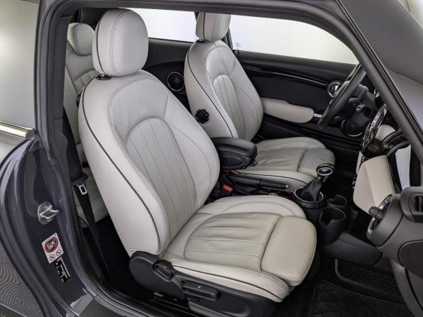 Mini Hatch III (F55/F56) с пробегом 2016 года, цена 2 010 000 рублей, 68903 км, хэтчбек, Автокод Объявления