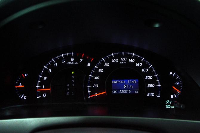 Toyota Camry VI (XV40) Рестайлинг с пробегом 2011 года, цена 1 295 000 рублей, 220000 км, седан, Автокод Объявления