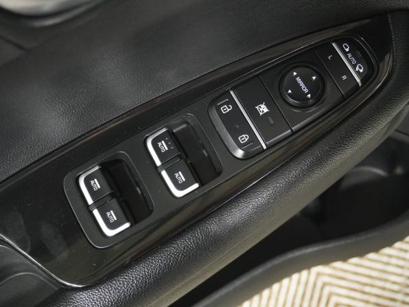 Kia Optima IV Рестайлинг с пробегом 2018 года, цена 1 780 000 рублей, 211855 км, седан, Автокод Объявления