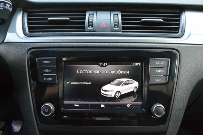 Skoda Rapid I Рестайлинг с пробегом 2019 года, цена 890 000 рублей, 244663 км, лифтбек, Автокод Объявления