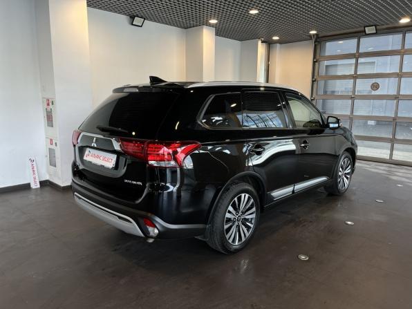 Mitsubishi Outlander III Рестайлинг 3 с пробегом 2018 года, цена 2 090 000 рублей, 95767 км, внедорожник, Автокод Объявления