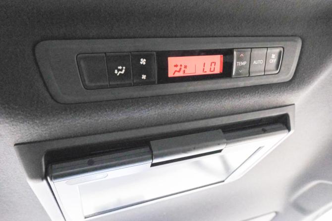 Toyota Noah III (R80) Рестайлинг с пробегом 2019 года, цена 2 199 000 рублей, 65000 км, минивэн, Автокод Объявления
