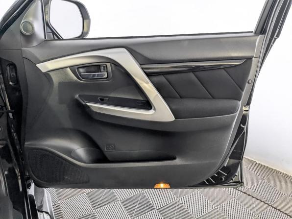 Mitsubishi Pajero Sport III с пробегом 2019 года, цена 2 490 000 рублей, 231518 км, внедорожник, Автокод Объявления