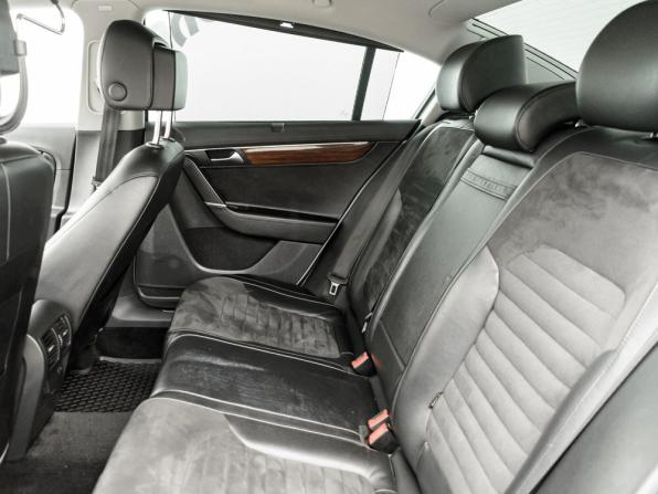 Volkswagen Passat B7 с пробегом 2011 года, цена 1 290 000 рублей, 205736 км, седан, Автокод Объявления