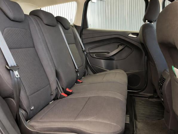 Ford Kuga II Рестайлинг с пробегом 2019 года, цена 1 597 000 рублей, 136459 км, внедорожник, Автокод Объявления