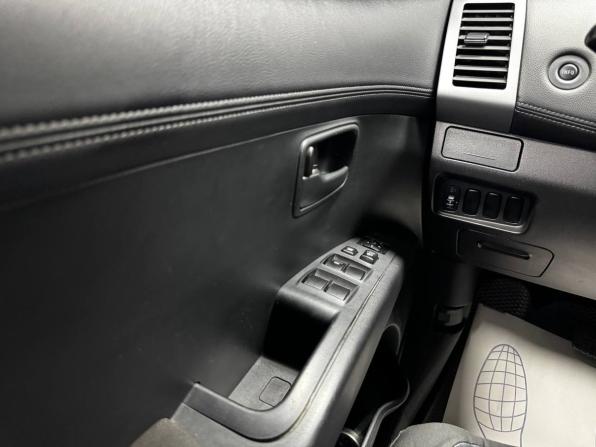 Mitsubishi Outlander II Рестайлинг с пробегом 2011 года, цена 1 250 000 рублей, 263114 км, внедорожник, Автокод Объявления