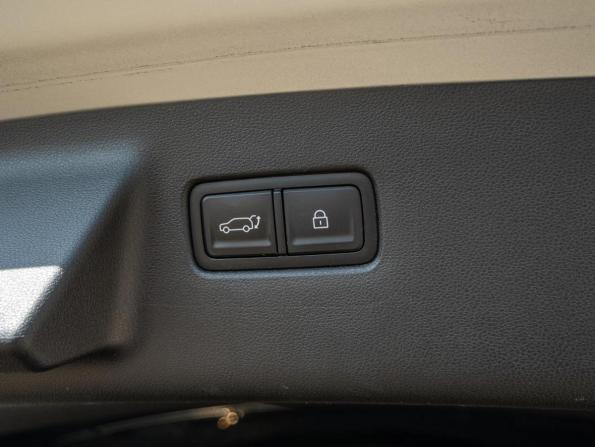 Hyundai Santa Fe IV Рестайлинг с пробегом 2023 года, цена 5 050 000 рублей, 42534 км, внедорожник, Автокод Объявления
