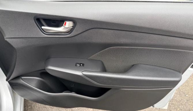 Hyundai Solaris II с пробегом 2017 года, цена 1 346 000 рублей, 120120 км, седан, Автокод Объявления