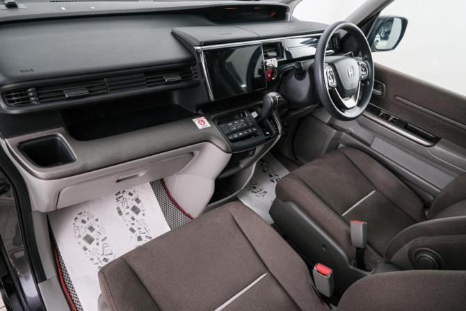 Honda Stepwgn V Рестайлинг с пробегом 2021 года, цена 2 579 000 рублей, 82000 км, минивэн, Автокод Объявления