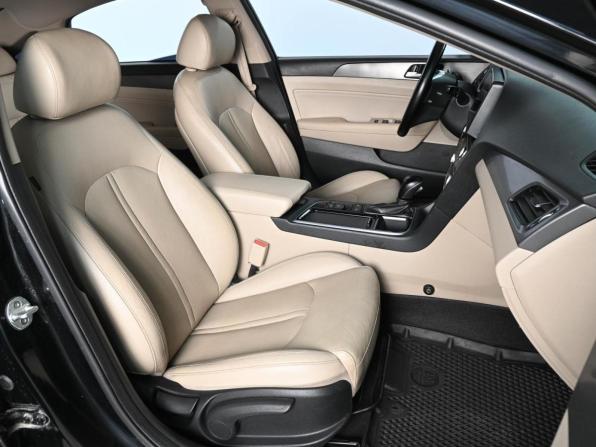 Hyundai Sonata VII (LF) Рестайлинг с пробегом 2017 года, цена 1 749 000 рублей, 147093 км, седан, Автокод Объявления