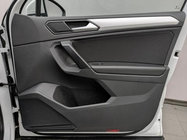 Volkswagen Tiguan II Рестайлинг с пробегом 2022 года, цена 3 155 000 рублей, 30461 км, внедорожник, Автокод Объявления