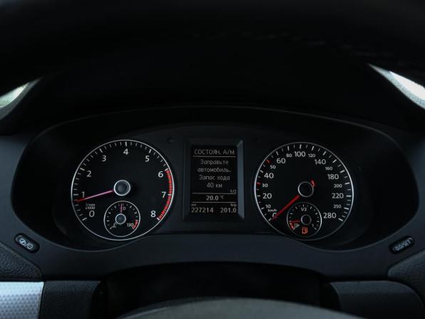 Volkswagen Jetta VI с пробегом 2013 года, цена 999 000 рублей, 227214 км, седан, Автокод Объявления