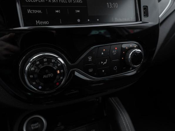 Renault Kaptur I Рестайлинг с пробегом 2022 года, цена 1 915 000 рублей, 73278 км, внедорожник, Автокод Объявления