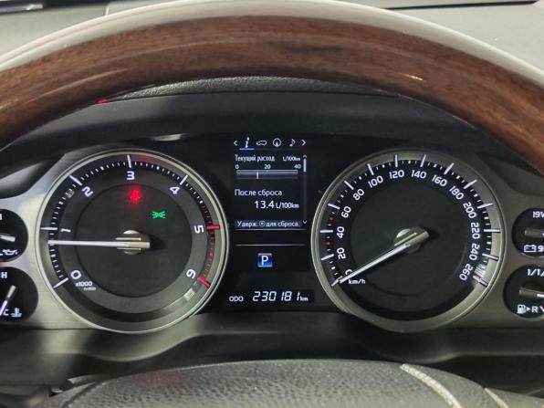 Toyota Land Cruiser 200 Series Рестайлинг 2 с пробегом 2018 года, цена 5 599 000 рублей, 230179 км, внедорожник, Автокод Объявления
