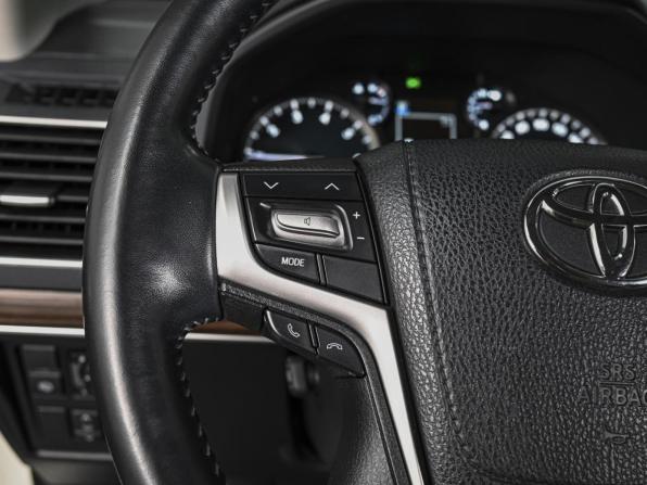 Toyota Land Cruiser Prado 150 Series Рестайлинг 2 с пробегом 2019 года, цена 6 869 000 рублей, 46561 км, внедорожник, Автокод Объявления