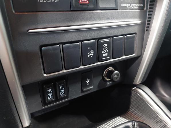 Mitsubishi L200 V Рестайлинг с пробегом 2019 года, цена 2 250 000 рублей, 151573 км, пикап, Автокод Объявления