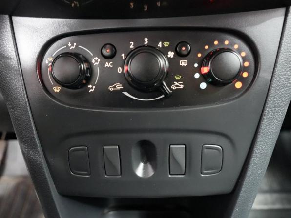 Renault Logan II с пробегом 2014 года, цена 604 000 рублей, 205000 км, седан, Автокод Объявления