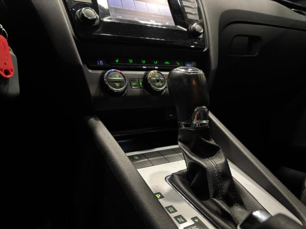 Skoda Octavia III (A7) с пробегом 2014 года, цена 1 049 000 рублей, 182000 км, лифтбек, Автокод Объявления