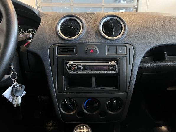 Ford Fusion I Рестайлинг с пробегом 2006 года, цена 280 000 рублей, 361496 км, хэтчбек, Автокод Объявления