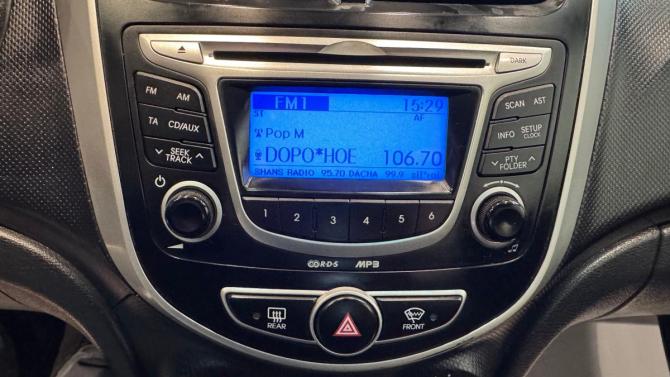 Hyundai Solaris I с пробегом 2013 года, цена 650 000 рублей, 151854 км, хэтчбек, Автокод Объявления