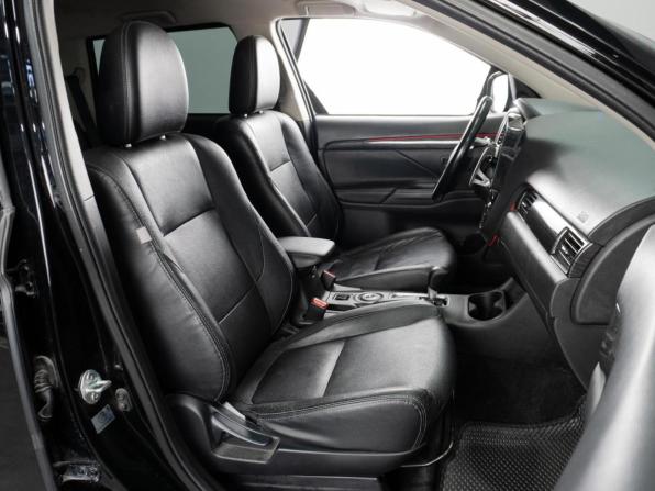 Mitsubishi Outlander III Рестайлинг 2 с пробегом 2015 года, цена 2 000 000 рублей, 212708 км, внедорожник, Автокод Объявления