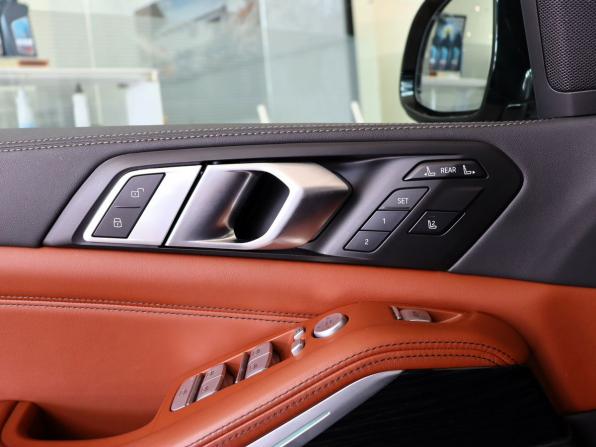 BMW X7 I (G07) Рестайлинг с пробегом 2023 года, цена 13 500 000 рублей, 39100 км, внедорожник, Автокод Объявления