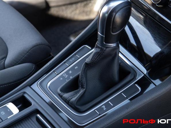 Volkswagen Golf VII Рестайлинг с пробегом 2018 года, цена 1 798 000 рублей, 158550 км, хэтчбек, Автокод Объявления