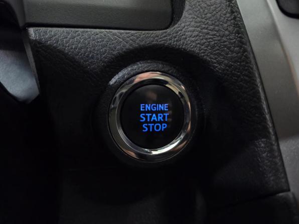 Toyota Camry VII (XV50) Рестайлинг 2 с пробегом 2017 года, цена 2 270 000 рублей, 174581 км, седан, Автокод Объявления
