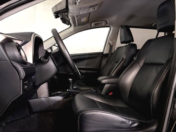 Toyota RAV4 IV (XA40) Рестайлинг с пробегом 2018 года, цена 2 640 000 рублей, 112891 км, внедорожник, Автокод Объявления