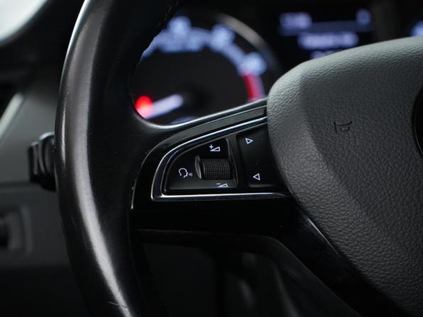 Skoda Rapid I Рестайлинг с пробегом 2018 года, цена 1 521 444 рубля, 88602 км, лифтбек, Автокод Объявления