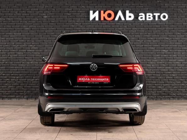 Volkswagen Tiguan II с пробегом 2019 года, цена 2 500 000 рублей, 136249 км, внедорожник, Автокод Объявления