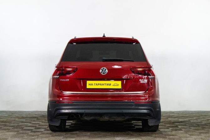 Volkswagen Tiguan II с пробегом 2017 года, цена 2 399 000 рублей, 243000 км, внедорожник, Автокод Объявления