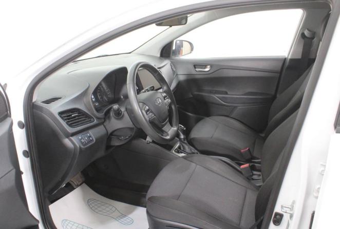 Hyundai Solaris II Рестайлинг с пробегом 2021 года, цена 1 600 000 рублей, 98409 км, седан, Автокод Объявления