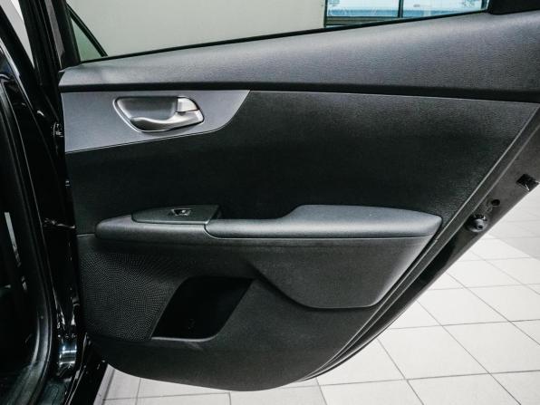Kia Cerato IV Рестайлинг с пробегом 2021 года, цена 1 768 000 рублей, 43943 км, седан, Автокод Объявления