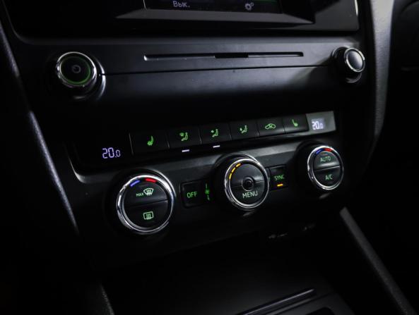 Skoda Octavia III (A7) с пробегом 2015 года, цена 1 390 000 рублей, 207849 км, лифтбек, Автокод Объявления