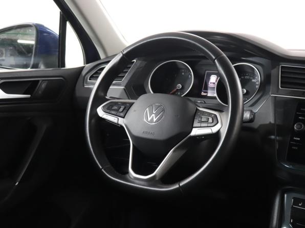 Volkswagen Tiguan II Рестайлинг с пробегом 2020 года, цена 3 349 900 рублей, 62000 км, внедорожник, Автокод Объявления