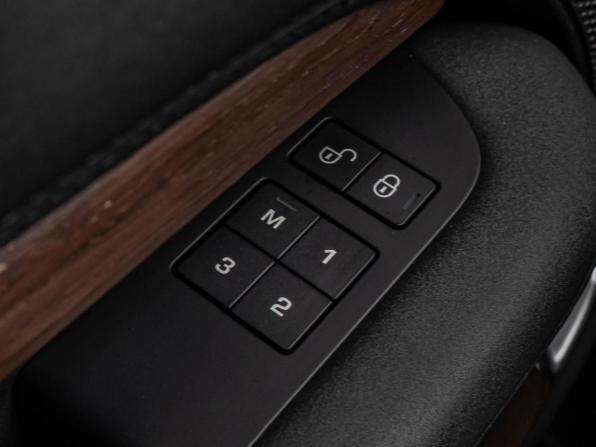Land Rover Discovery V Рестайлинг с пробегом 2020 года, цена 4 070 000 рублей, 414068 км, внедорожник, Автокод Объявления