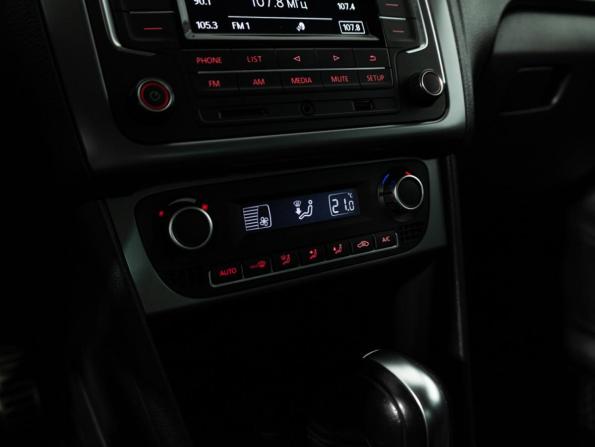 Volkswagen Polo V Рестайлинг с пробегом 2016 года, цена 1 219 777 рублей, 119294 км, седан, Автокод Объявления
