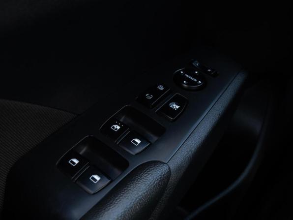 Hyundai Solaris II с пробегом 2018 года, цена 1 399 000 рублей, 118463 км, седан, Автокод Объявления