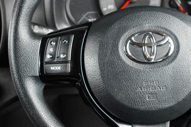 Toyota Vitz III (XP130) Рестайлинг 2 с пробегом 2017 года, цена 1 219 000 рублей, 107297 км, хэтчбек, Автокод Объявления