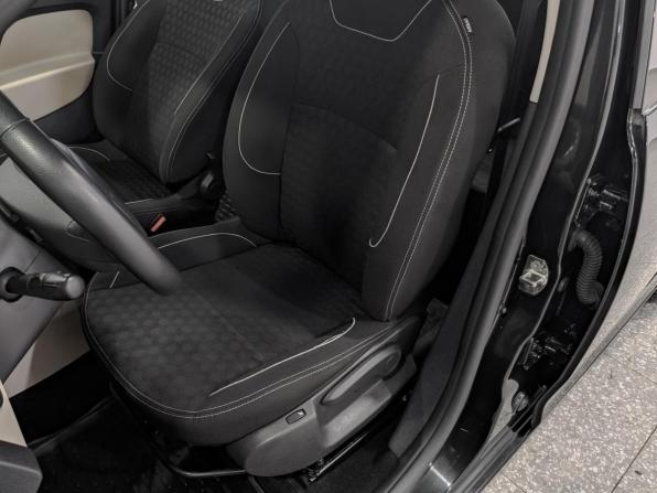 Renault Logan II с пробегом 2017 года, цена 860 000 рублей, 107150 км, седан, Автокод Объявления