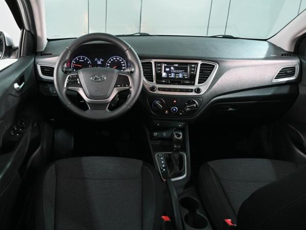 Hyundai Solaris II с пробегом 2019 года, цена 1 299 000 рублей, 171093 км, седан, Автокод Объявления