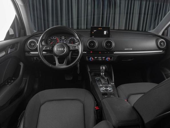 Audi A3 III (8V) Рестайлинг с пробегом 2017 года, цена 2 099 000 рублей, 114243 км, седан, Автокод Объявления