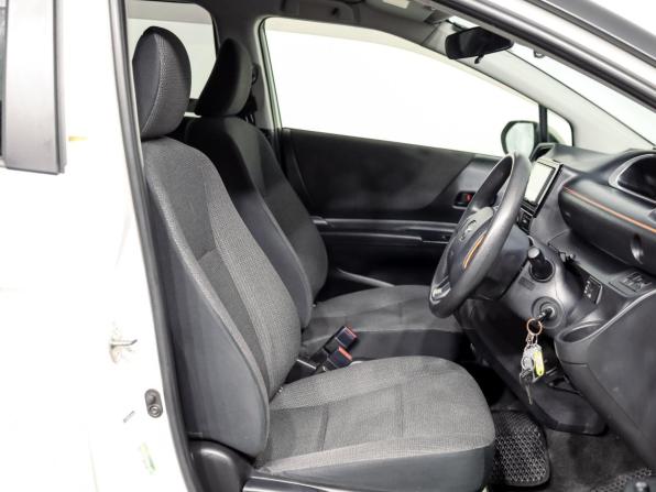 Toyota Sienta II Рестайлинг с пробегом 2019 года, цена 1 570 000 рублей, 109728 км, минивэн, Автокод Объявления